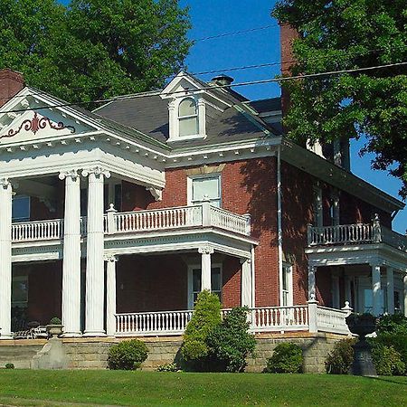 South Broadway Manor B&B - Near Fallingwater, Ohiopyle State Park, Hiking & Biking Trails Gap Scottdale Exterior photo