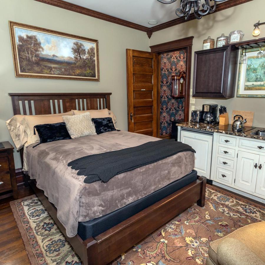 South Broadway Manor B&B - Near Fallingwater, Ohiopyle State Park, Hiking & Biking Trails Gap Scottdale Exterior photo